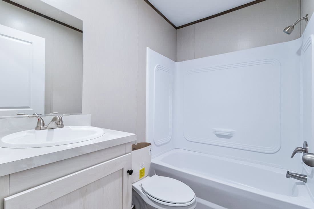 Select 16723a bathroom home features