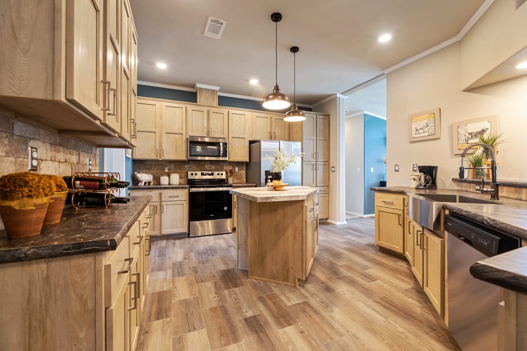 Hacienda 41604a kitchen home features