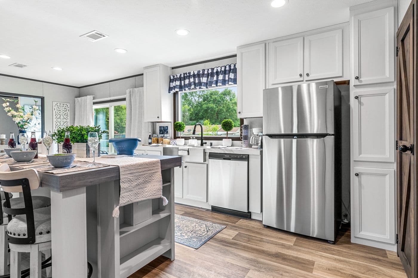 The anniversary 2.1 kitchen home features