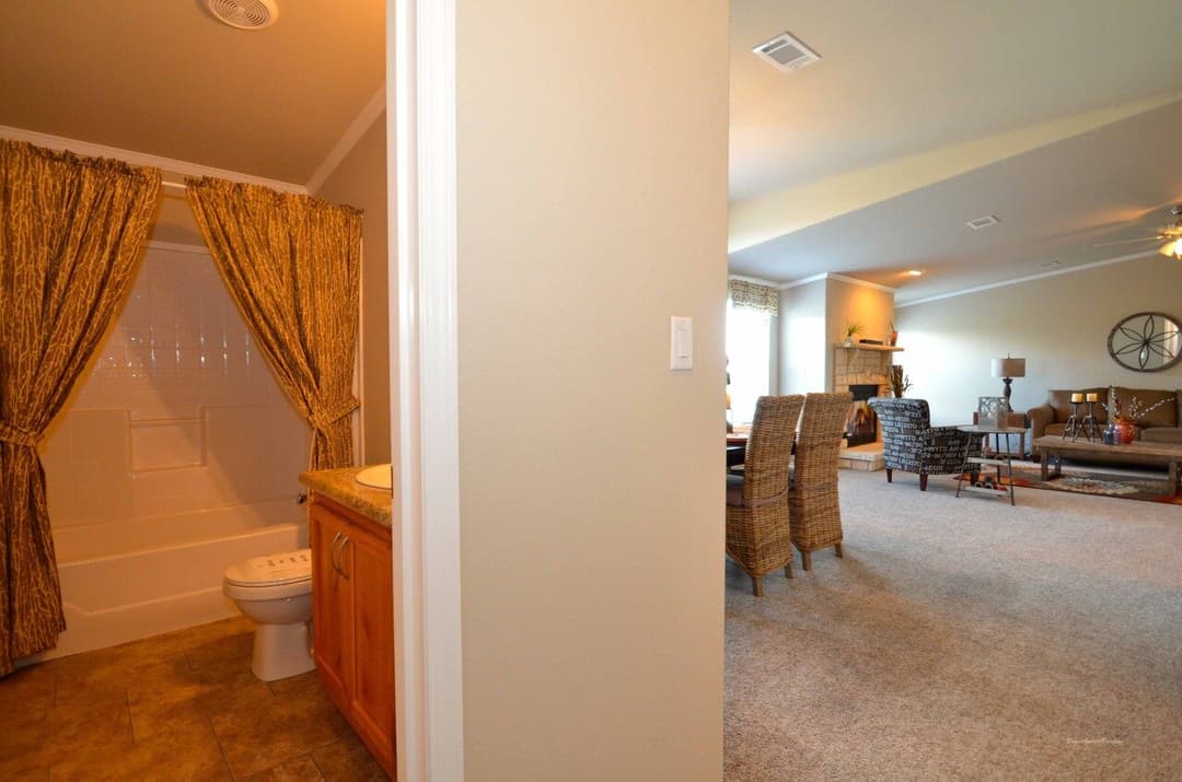 Hacienda ii 41664a bathroom home features