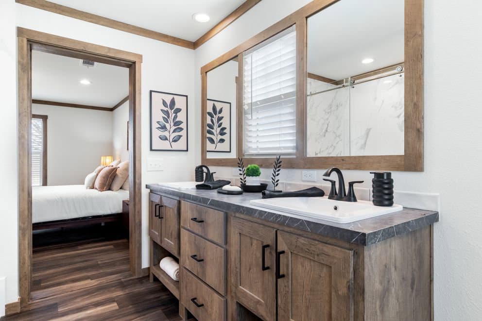 Isabella elite bathroom home features