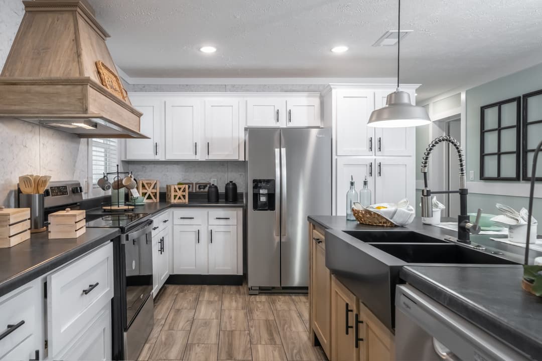 Md-56-32 kitchen home features