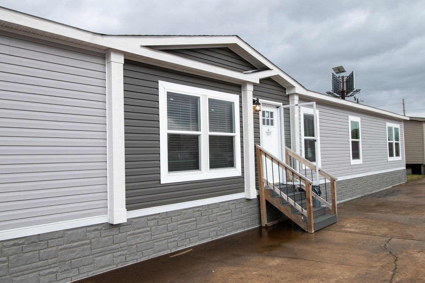 Hercules exterior home features