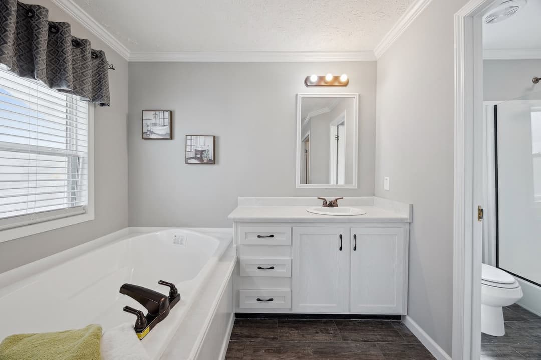 Md-30-32 josey wales bathroom home features