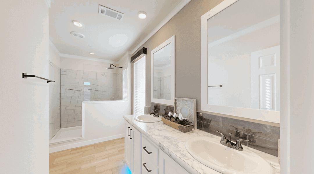 Cimarron 32563a bathroom home features