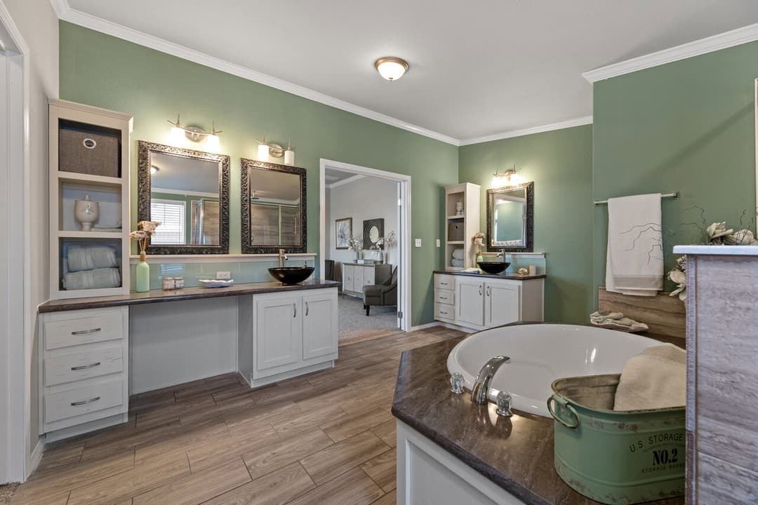 Hacienda iii 41764a bathroom home features