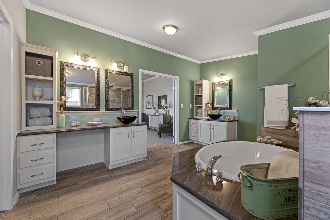 Hacienda iii 41764a bathroom home features