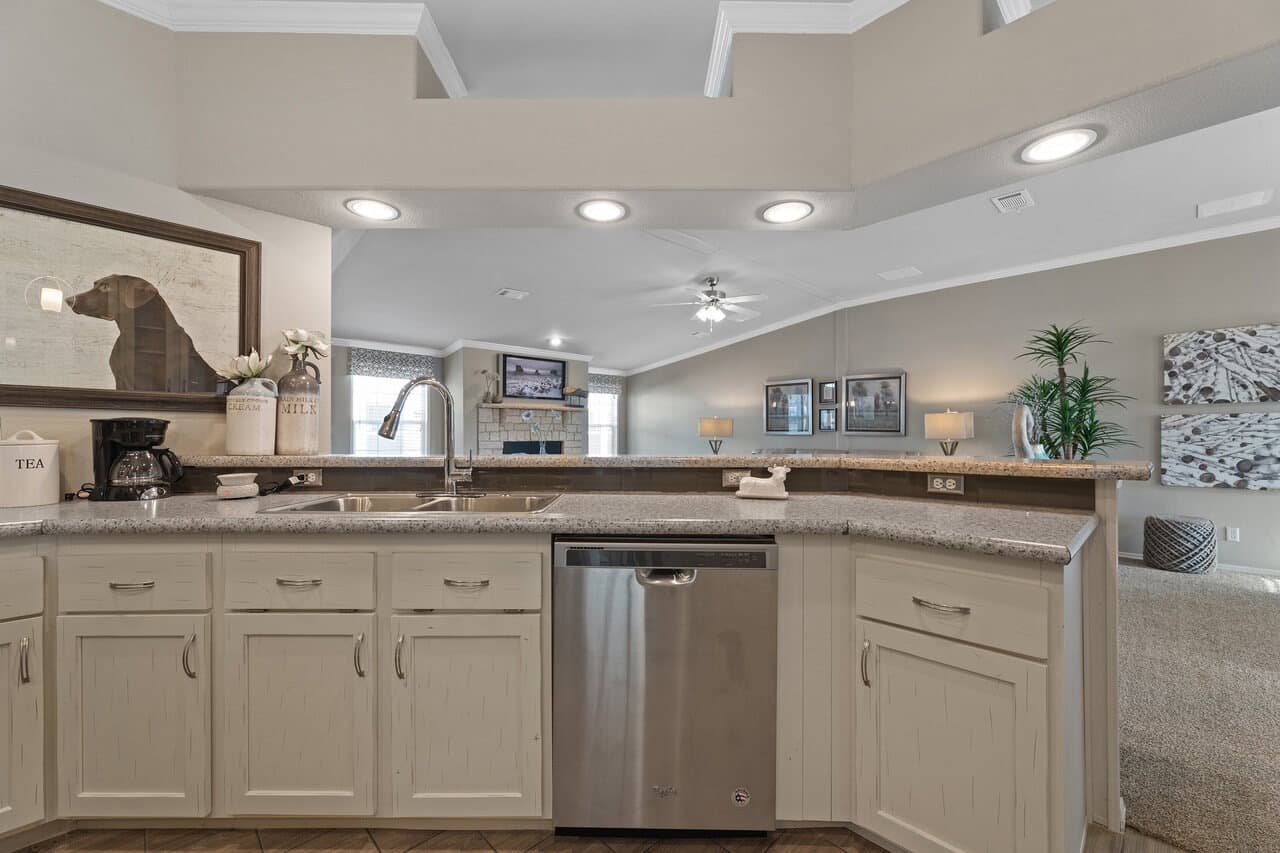 Hacienda iii 41764a kitchen home features