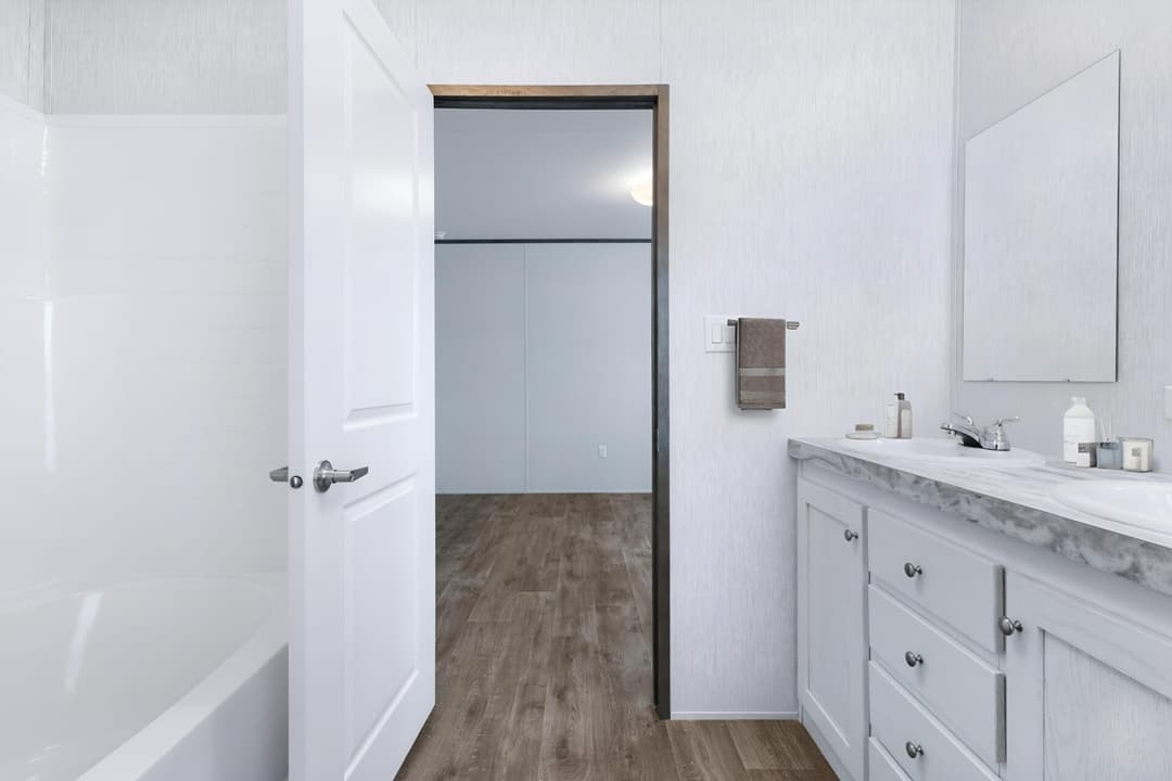 Atlantis bathroom home features