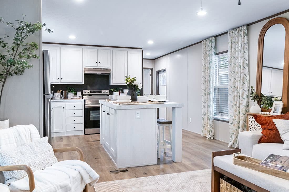 Select 16723i interior home features