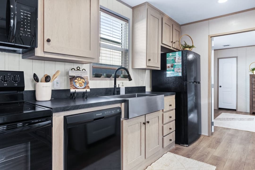 Anniversary 16763a kitchen home features