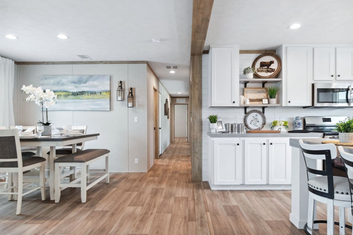 Breeze farmhouse 72 interior home features