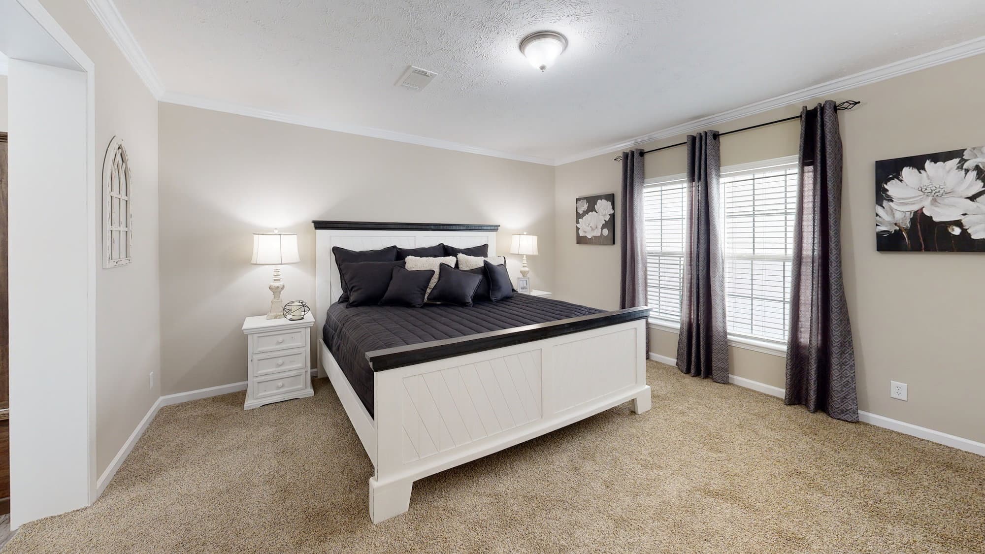 Kb-3248 bedroom home features