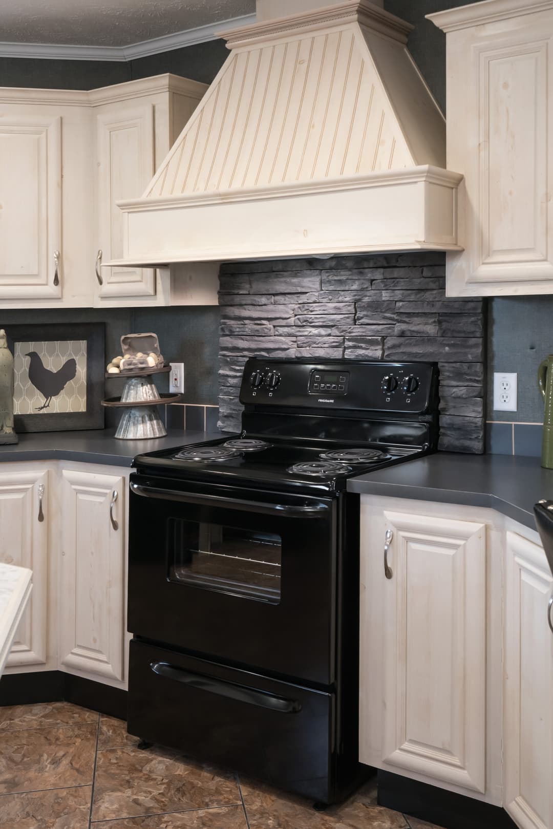 Md-109 kitchen home features