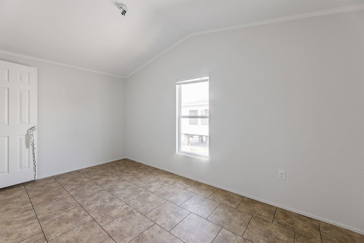 Emerald 16723a interior home features