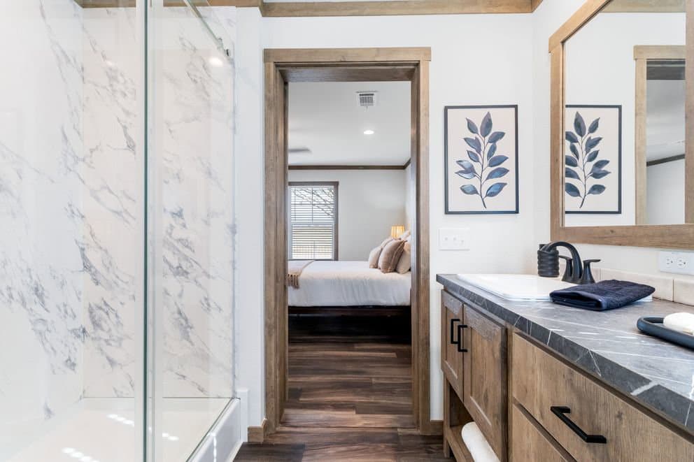 Isabella elite bathroom home features
