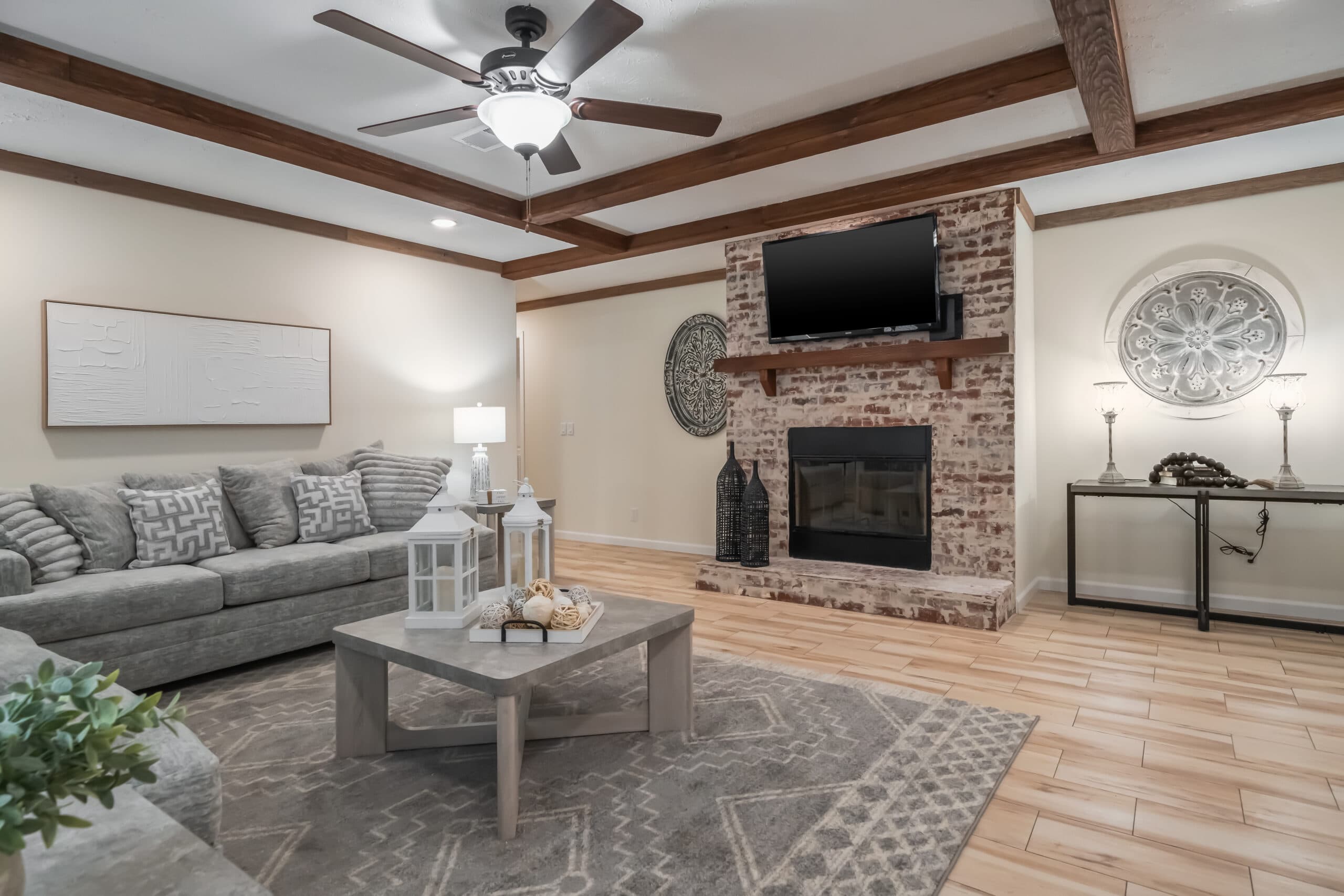 Kb-3249 gemstone interior home features