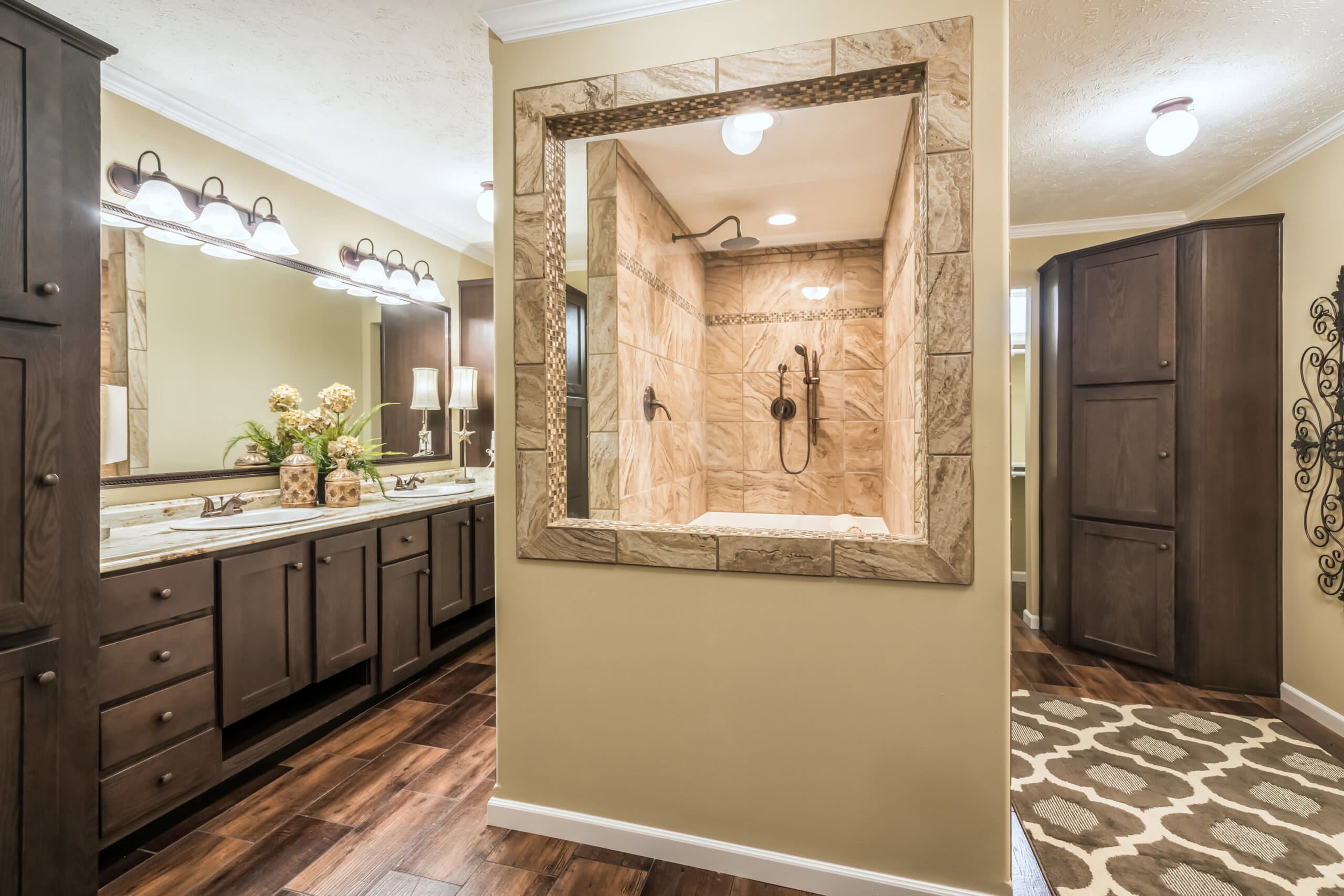 Kb-3241 bathroom home features