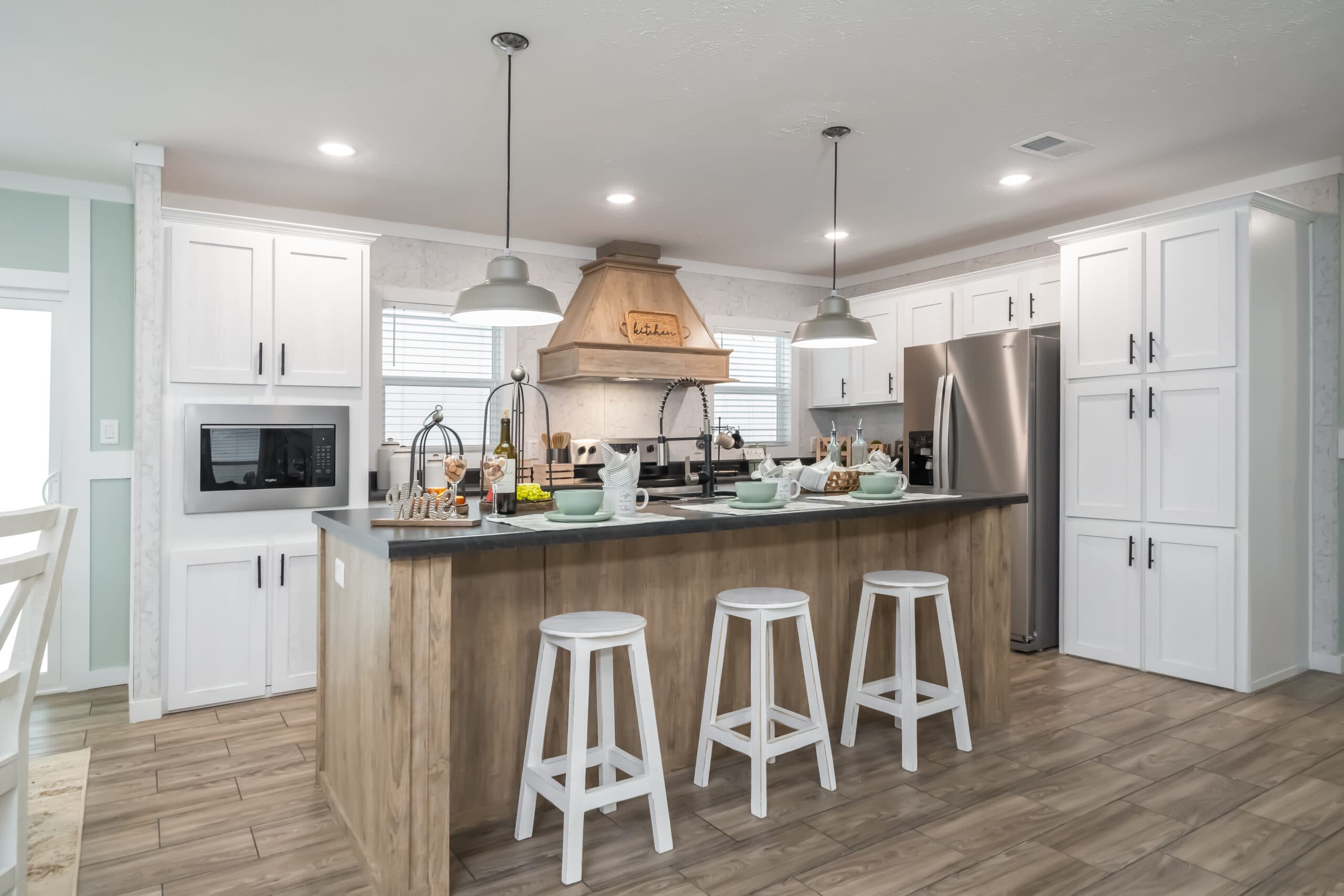 Md-56-32 kitchen home features