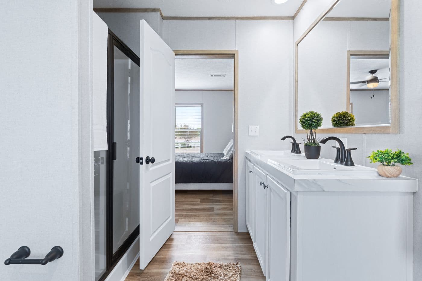 El sueno breeze bathroom home features
