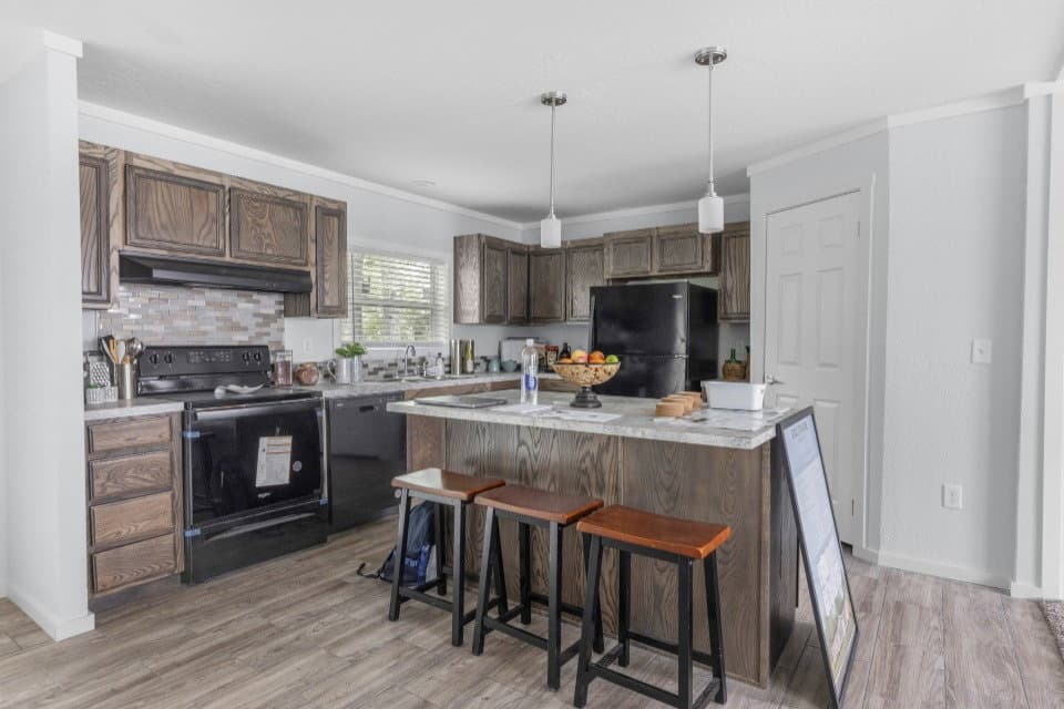 Emerald 28603a kitchen home features