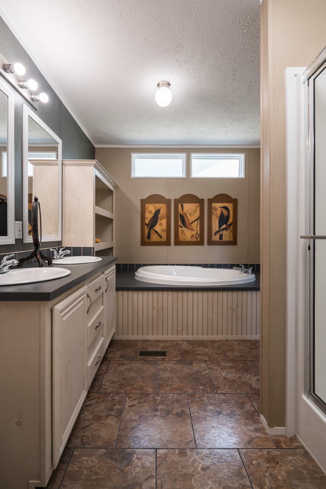 Md-109 bathroom home features