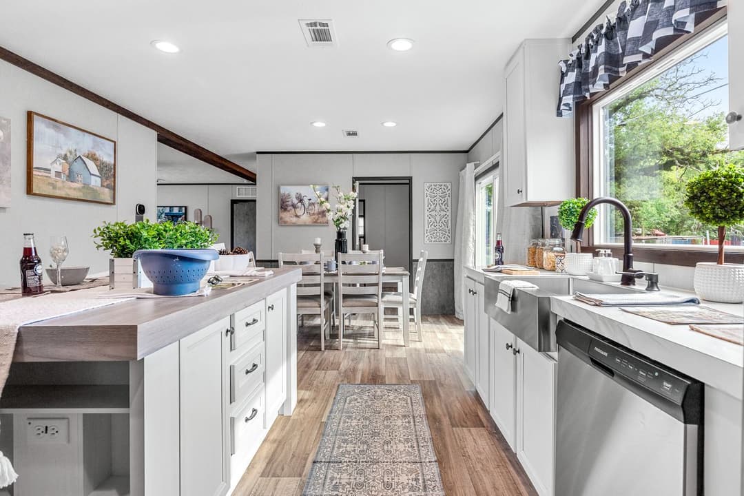 The anniversary 2.1 kitchen home features