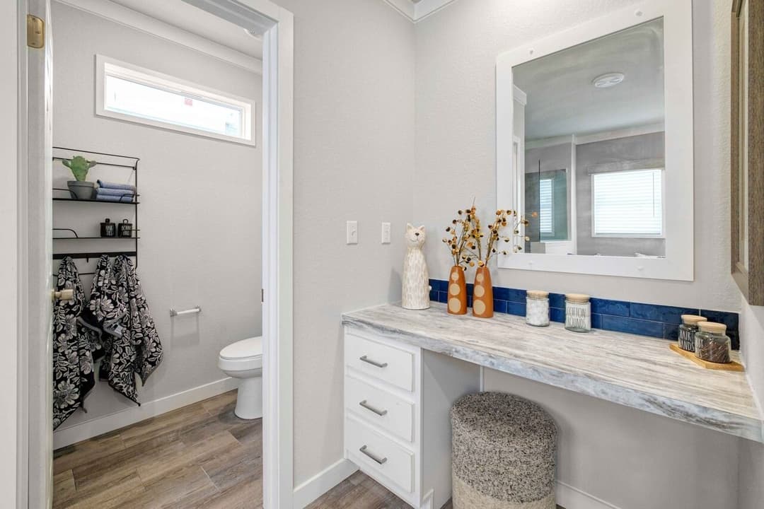 Belterra iii 32764j bathroom home features