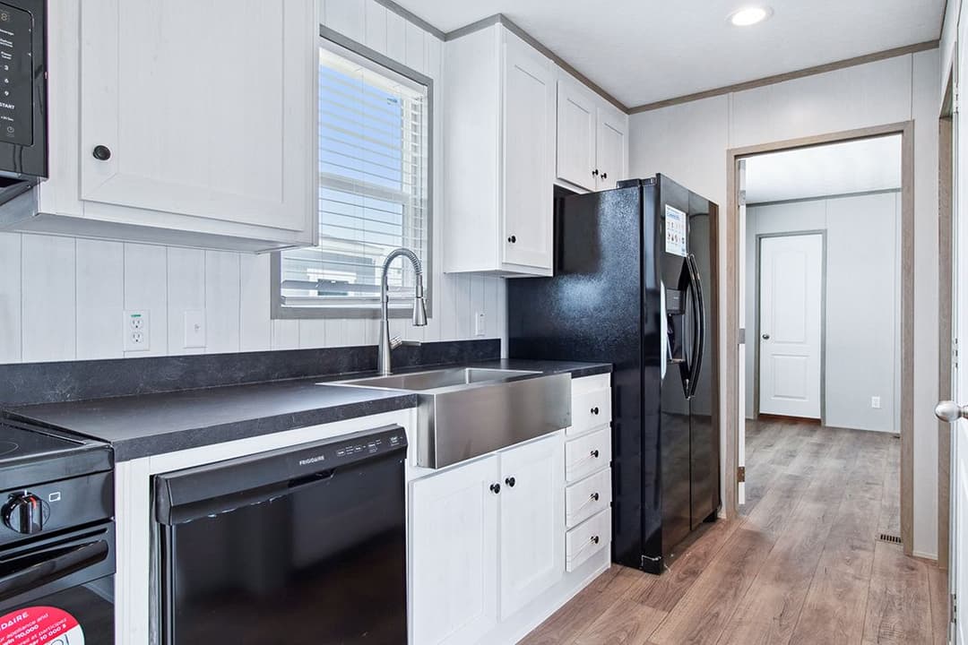 Anniversary 16682a kitchen home features