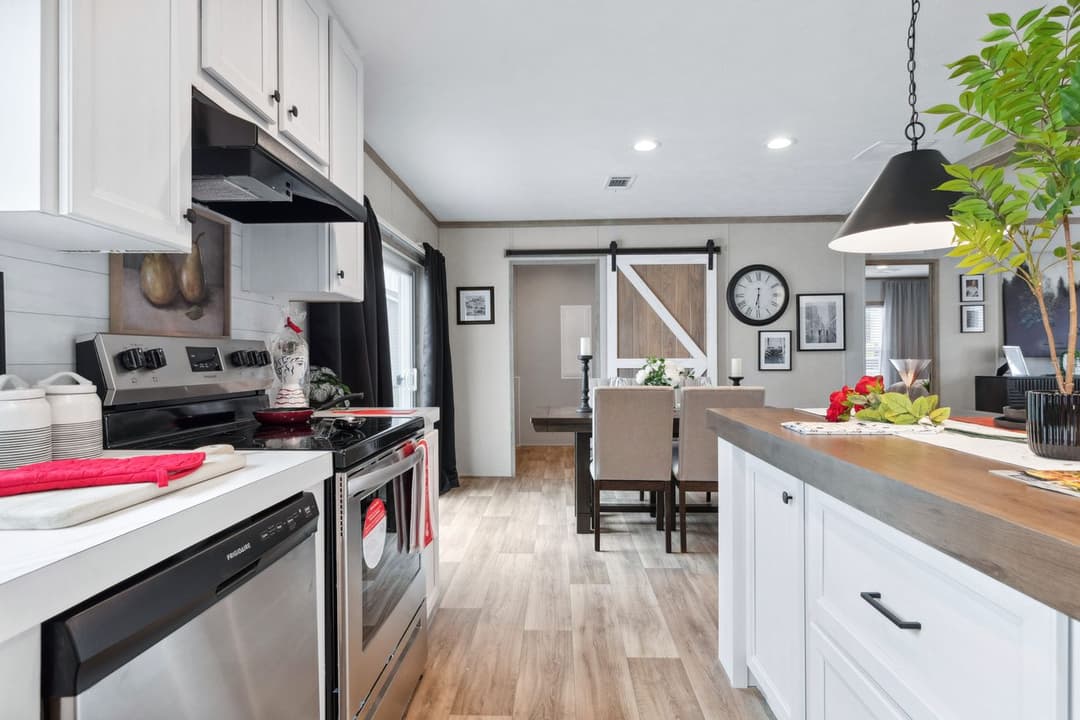 The real deal kitchen home features