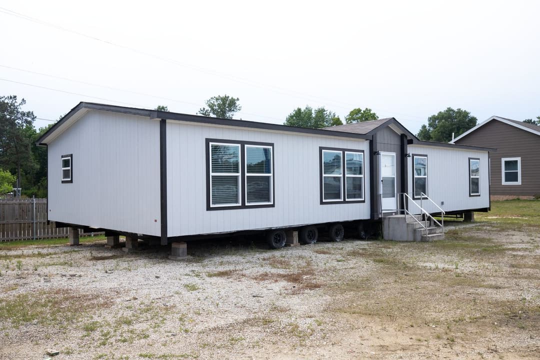 The anniversary 2.1 exterior and elevation home features