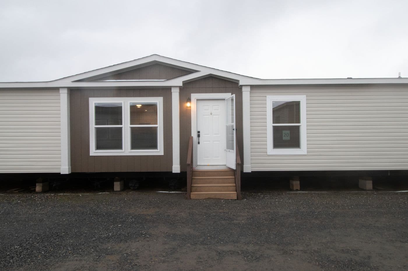 The choice exterior home features