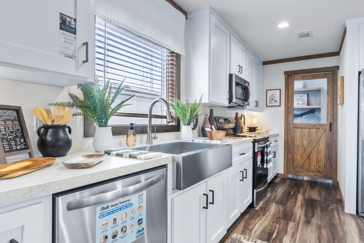 Lizzie elite kitchen home features