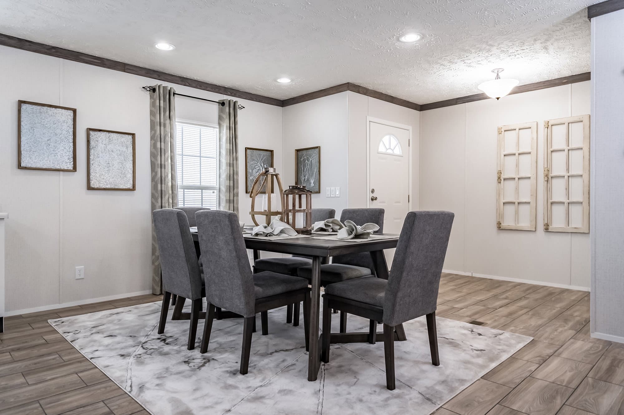 Md-40-32 interior home features