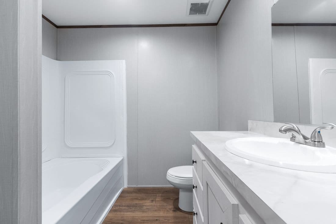 Homestead 16602a bathroom home features